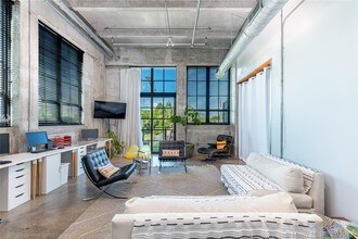 1749 NE Miami Ct-Unit -203 in Miami, FL - Building Photo - Building Photo