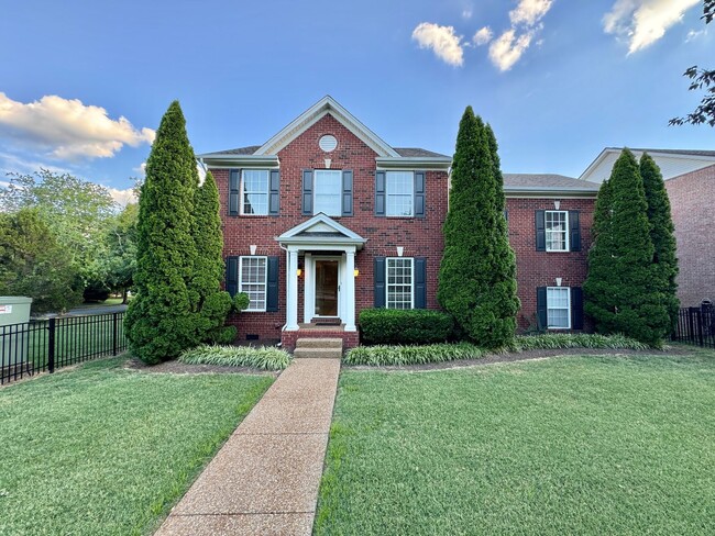 1715 Liberty Pike in Franklin, TN - Foto de edificio - Building Photo