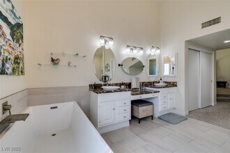 5133 Southern Hills Ln in Las Vegas, NV - Building Photo - Building Photo