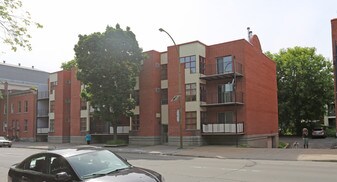 2331-2341 Saint-Jacques in Montréal, QC - Building Photo