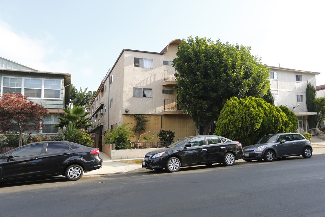 5835 Harold Way in Los Angeles, CA - Building Photo