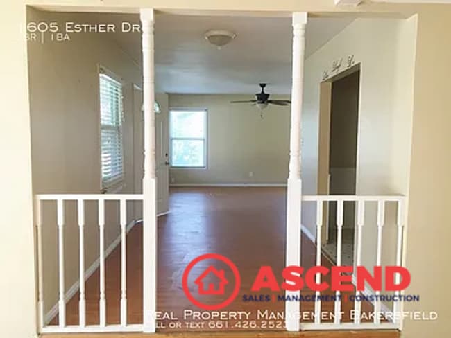 1605 Esther Dr in Bakersfield, CA - Building Photo - Building Photo