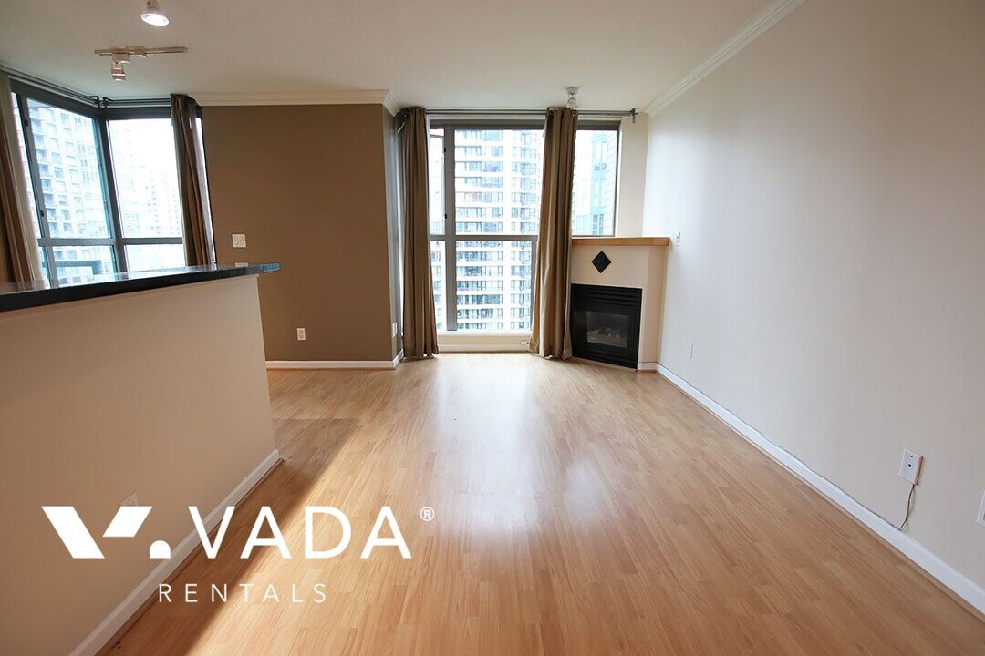 928 Richards St in Vancouver, BC - Building Photo