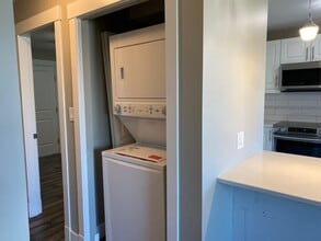560 Marisa St in Nanaimo, BC - Building Photo - Building Photo