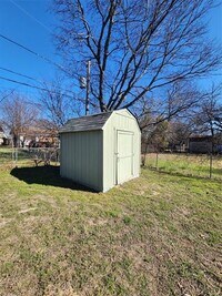 628 E Renfro St photo'