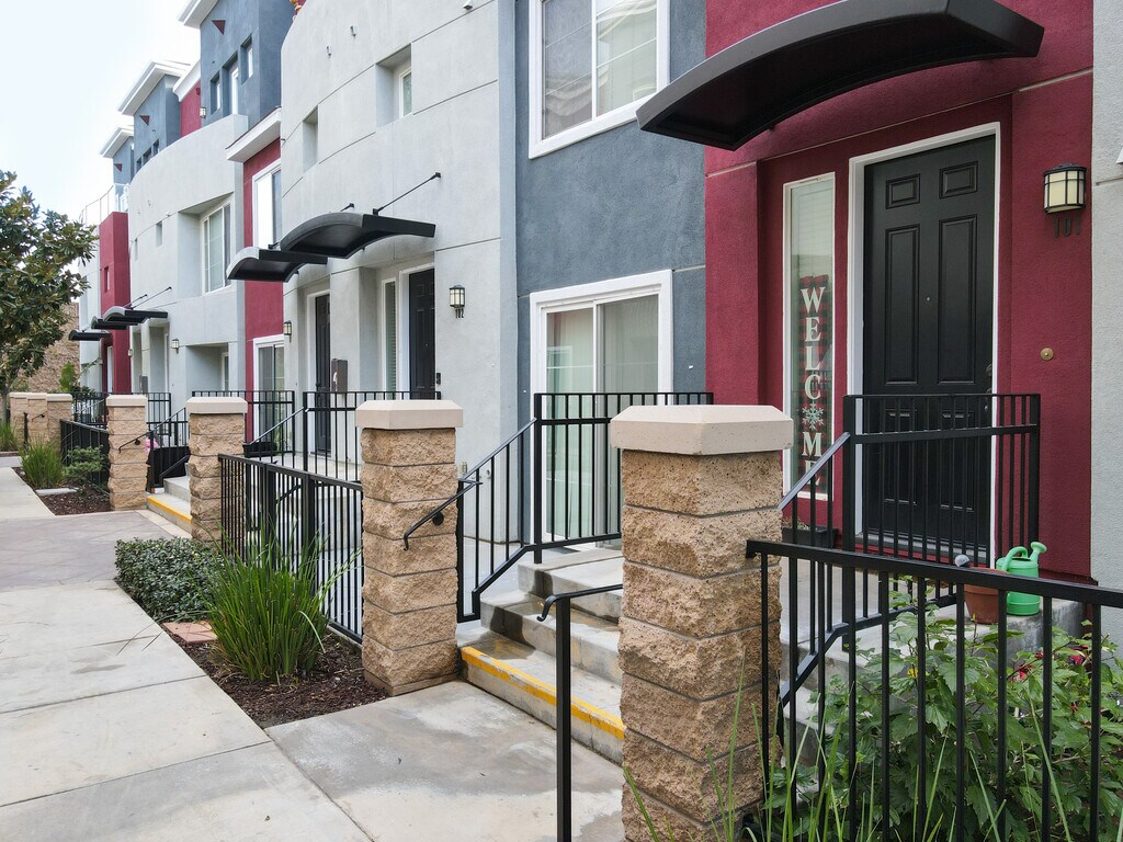 Magnolia Court Townhomes in Corona, CA