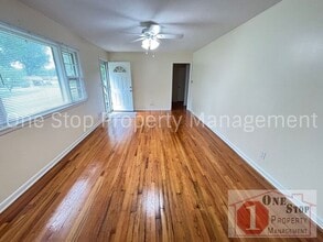 3812 S Spring St in Independence, MO - Building Photo - Building Photo