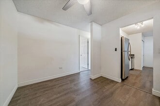 4569 S Lowell Blvd, Unit B in Denver, CO - Building Photo - Building Photo