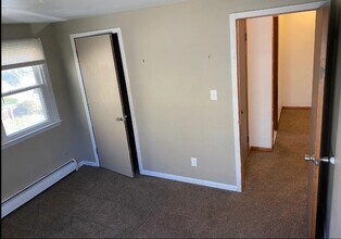 2661 Sweet Home Rd in Buffalo, NY - Foto de edificio - Building Photo
