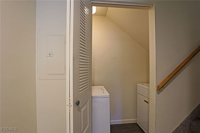 property at 5274 Cedarbend Dr