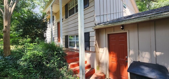 property at 927 Hawthorne St