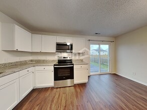 2993 Seasons Dr in Greenwood, IN - Foto de edificio - Building Photo