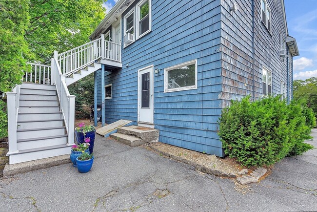 137 Central Ave in Needham, MA - Building Photo - Building Photo