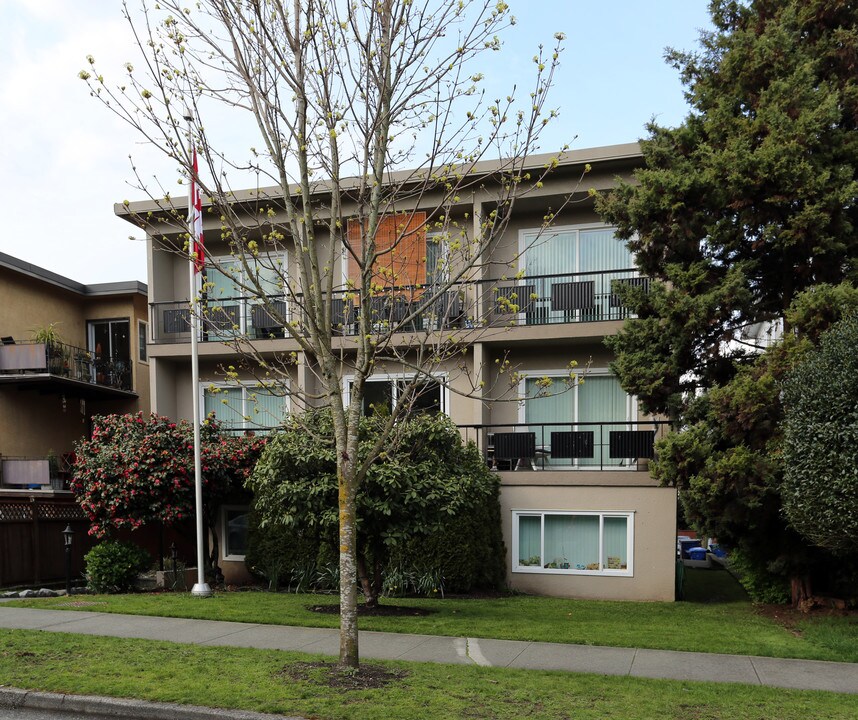 The Henlyn in Vancouver, BC - Building Photo