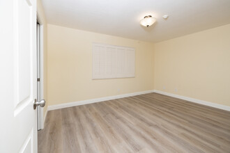 208 S Irena Ave, Unit 1RK in Redondo Beach, CA - Building Photo - Building Photo