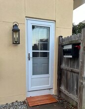 106 Caty Ln, Unit 106 in Charlottesville, VA - Foto de edificio - Building Photo