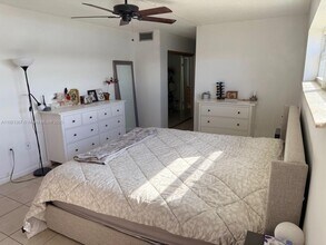 1670 NE 191st St in Miami, FL - Building Photo - Building Photo