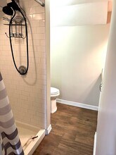 11 Mead Ln in New Milford, CT - Building Photo - Building Photo