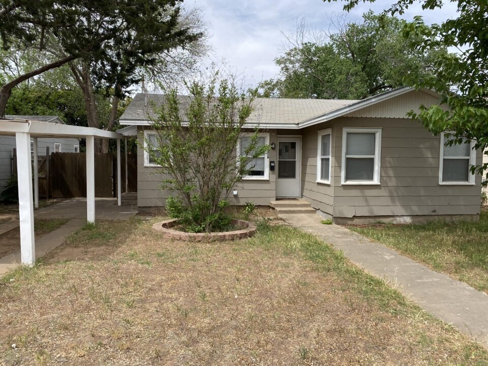 2818 35th St in Lubbock, TX - Building Photo