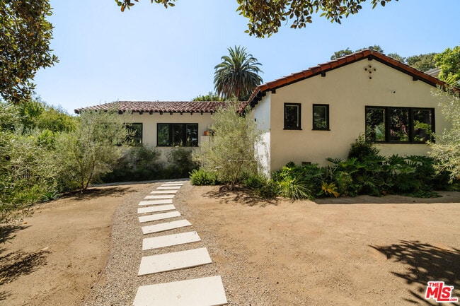 property at 2443 N Vermont Ave
