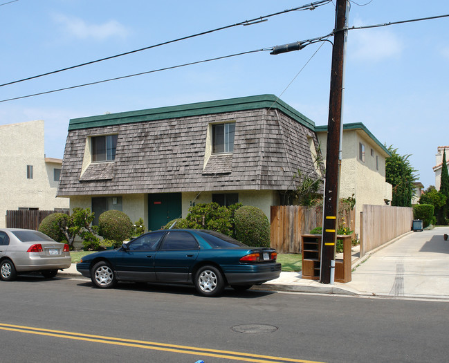 16792 Sims St in Huntington Beach, CA - Foto de edificio - Building Photo