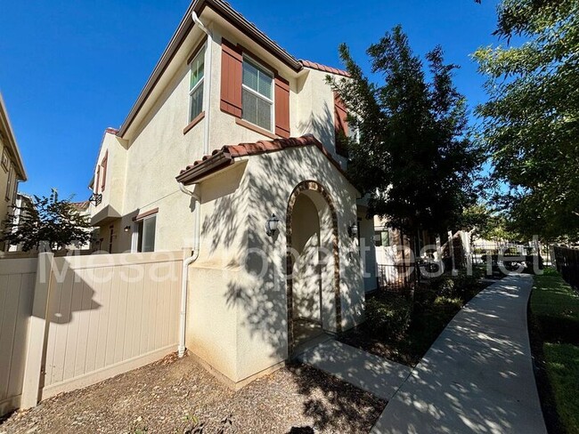 property at 687 S Fillmore Ave