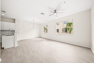 3187 N Oasis Dr in Boynton Beach, FL - Building Photo - Building Photo