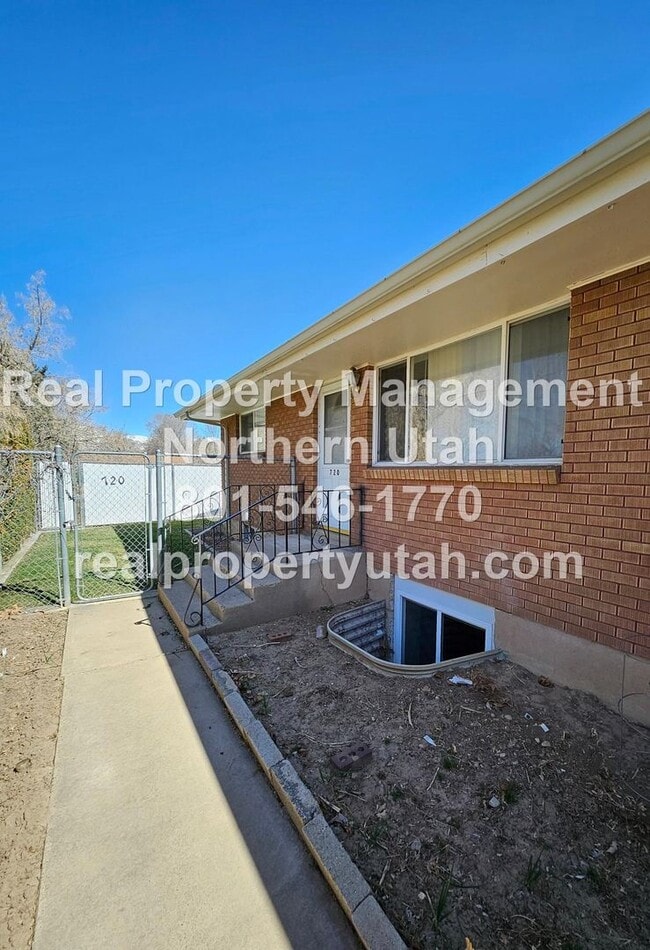property at 720 Belnap Cir