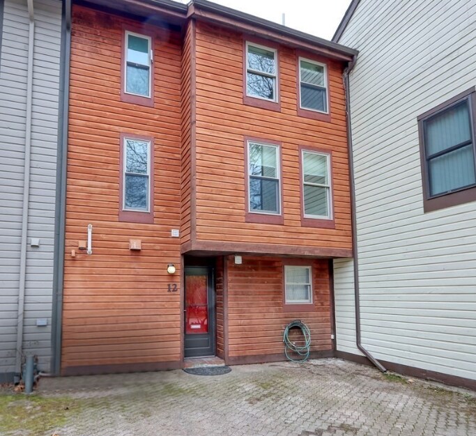 12 Lilac Ct in Cambridge, MA - Foto de edificio