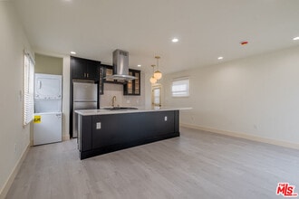 216 N Catalina Ave in Redondo Beach, CA - Building Photo - Building Photo