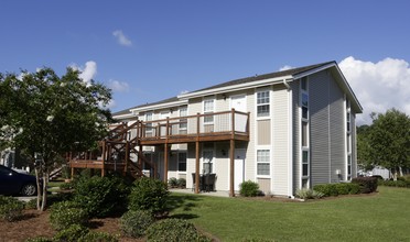 Meadowbrook Apartments in Slidell, LA - Building Photo - Building Photo