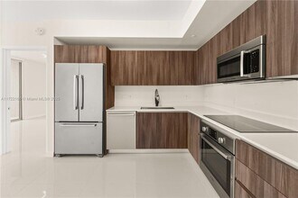 488 NE 18th St in Miami, FL - Building Photo - Building Photo