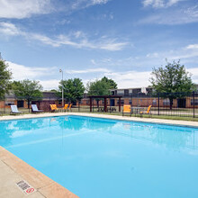 Lubbock Lakeway Apartments in Lubbock, TX - Foto de edificio - Building Photo