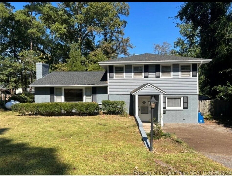 1820 McGougan Rd in Fayetteville, NC - Building Photo