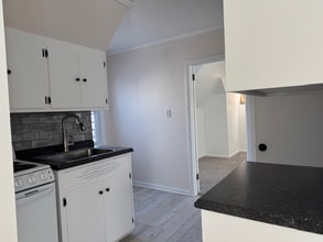 68 St James St in Kingston, NY - Building Photo - Building Photo