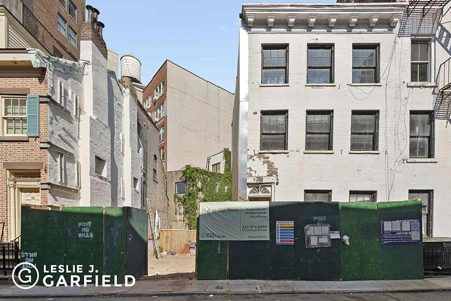 16 Gay Street in New York, NY - Building Photo