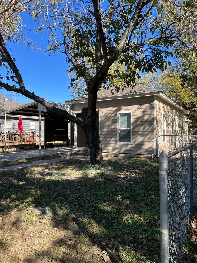 814 Hanover in Weatherford, TX - Building Photo - Building Photo