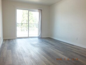 12544 15th Ave NE in Seattle, WA - Foto de edificio - Building Photo