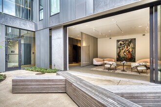 Six hundred West Main in Charlottesville, VA - Foto de edificio - Building Photo