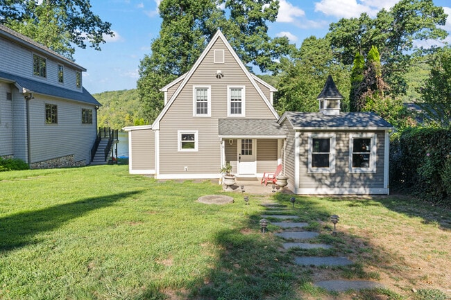 property at 6 Circle Dr