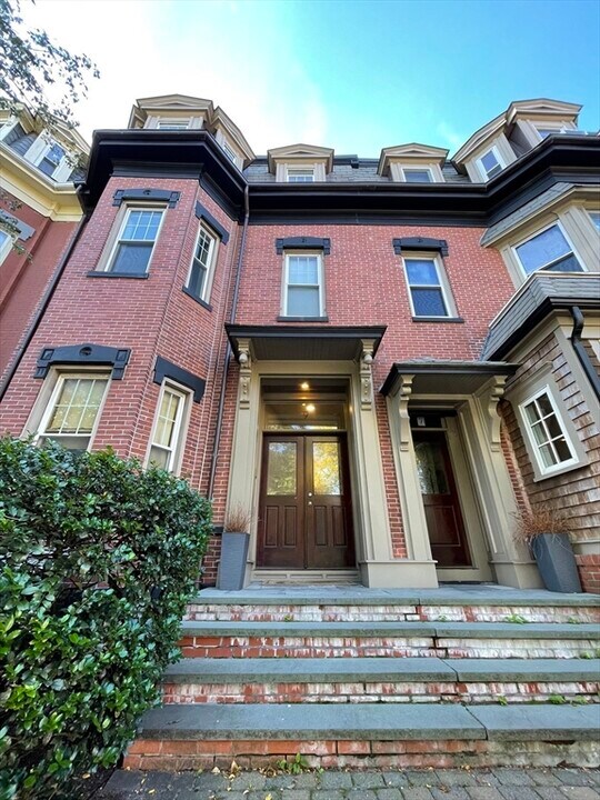 9 Savin Hill Ave in Boston, MA - Building Photo