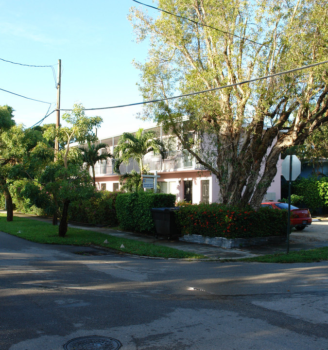 101 SE 16th Ave in Fort Lauderdale, FL - Building Photo