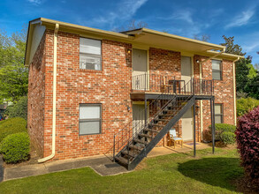 586 Franklin St in Athens, GA - Foto de edificio - Building Photo