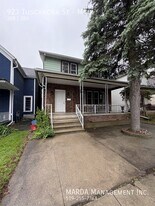 923 Tuscarora St in Windsor, ON - Building Photo