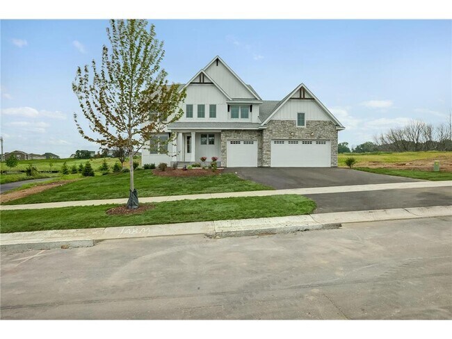 9733 8th St N in Lake Elmo, MN - Building Photo - Building Photo