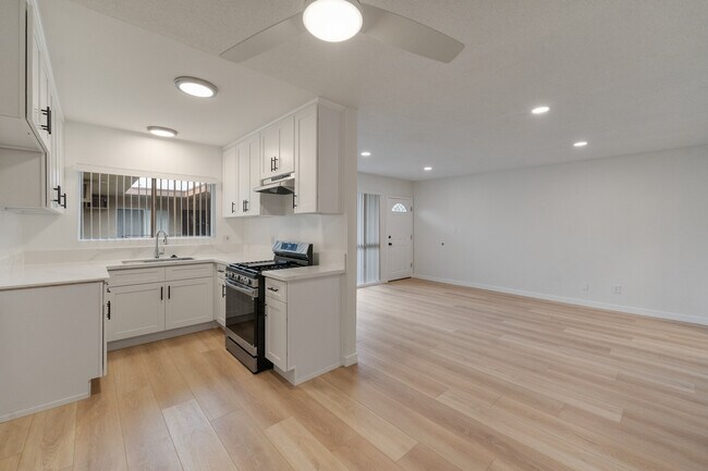 504 Hill Dr in Glendale, CA - Building Photo - Building Photo