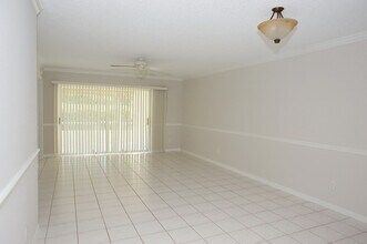 7737 Jewel Ln in Naples, FL - Foto de edificio - Building Photo