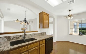 242 Bartlett Ln in Vacaville, CA - Building Photo - Building Photo
