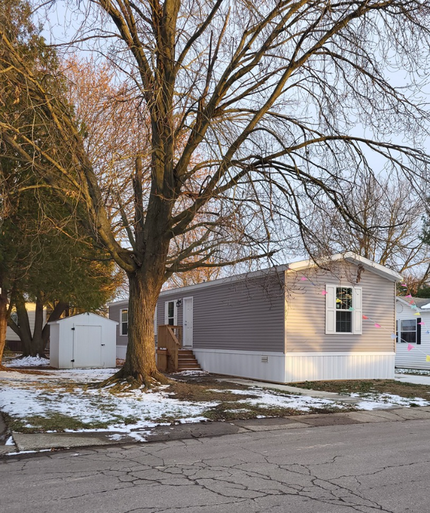 1965 Lovell in Milford, MI - Building Photo