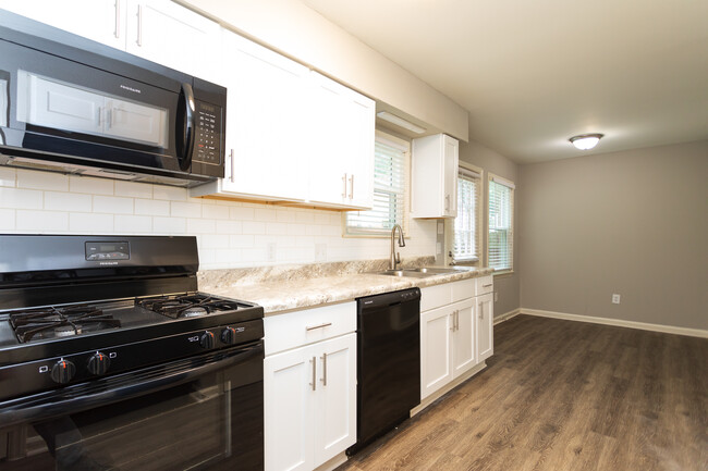 Carriage House Apartment Homes in Gastonia, NC - Building Photo - Interior Photo